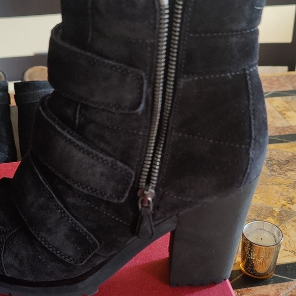 Prada black suede boots size 39 - Picture 4 of 6